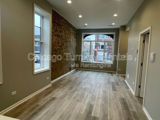 Building Photo - 2112 W 23rd Pl