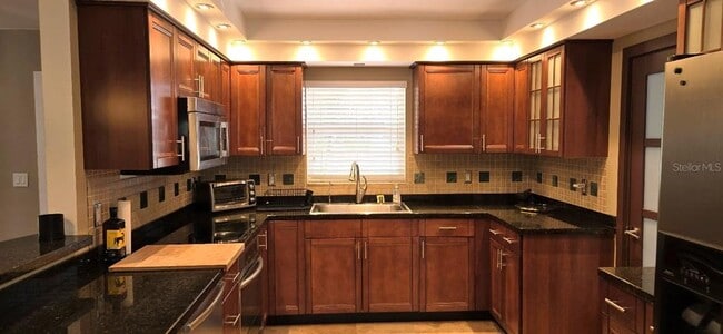 Building Photo - 2115 Alvarado Ln