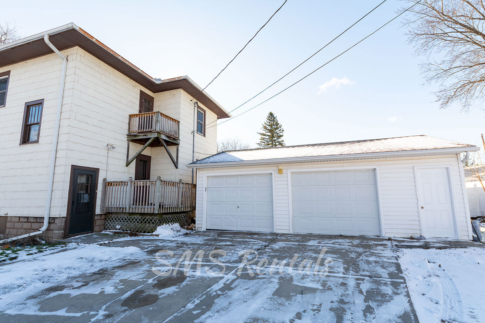 Building Photo - 319 Fink St