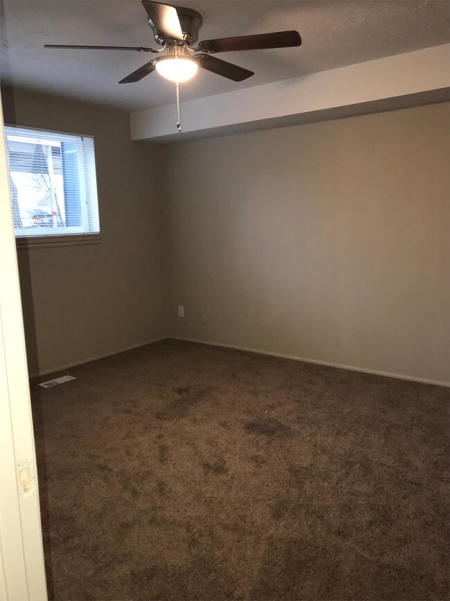 Building Photo - 2553 S Lake Park Cir