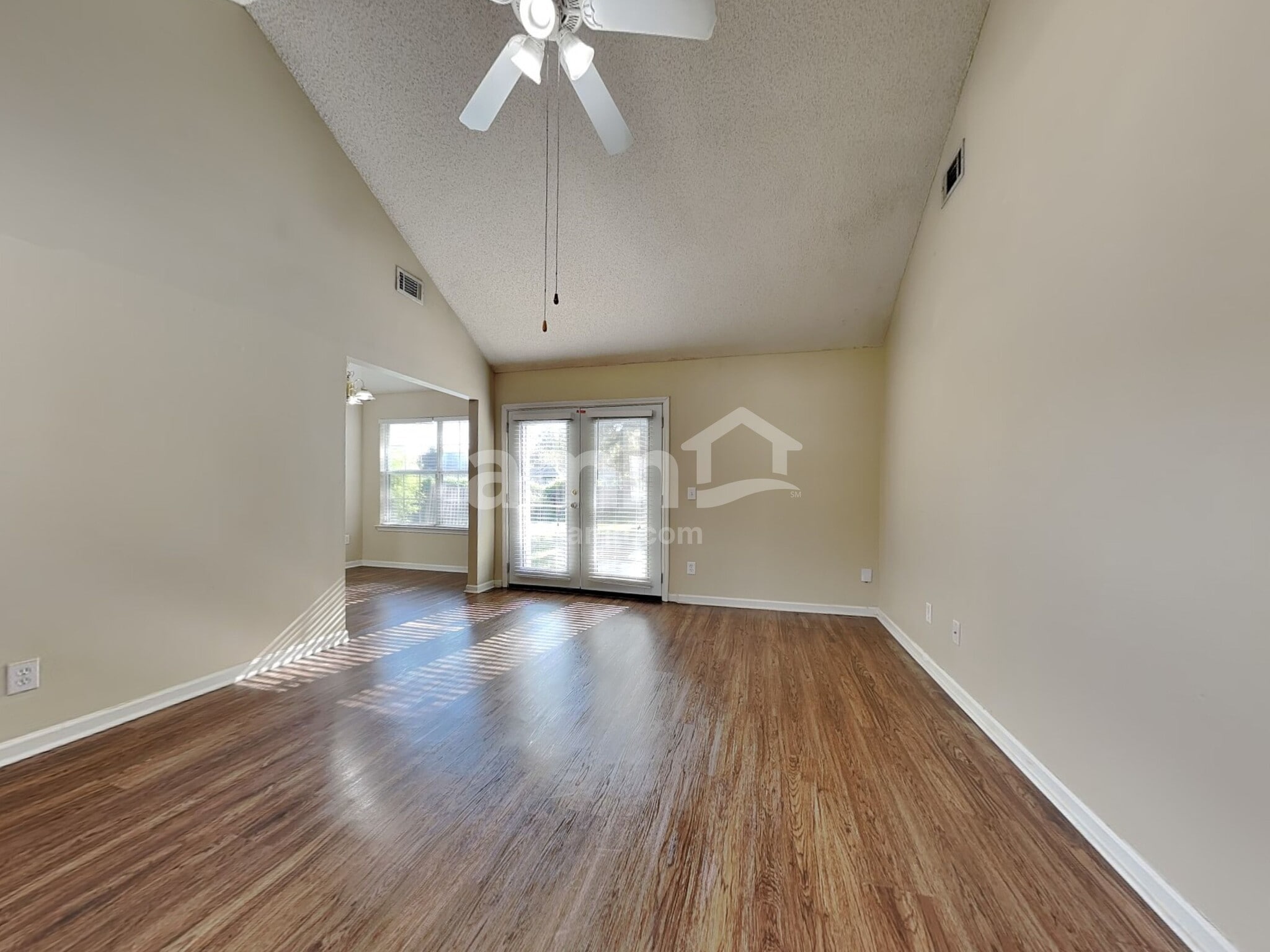 Building Photo - 11 Mills Run Ct