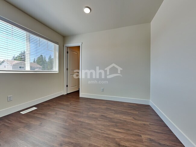 Building Photo - 17613 26th Ave Ct E
