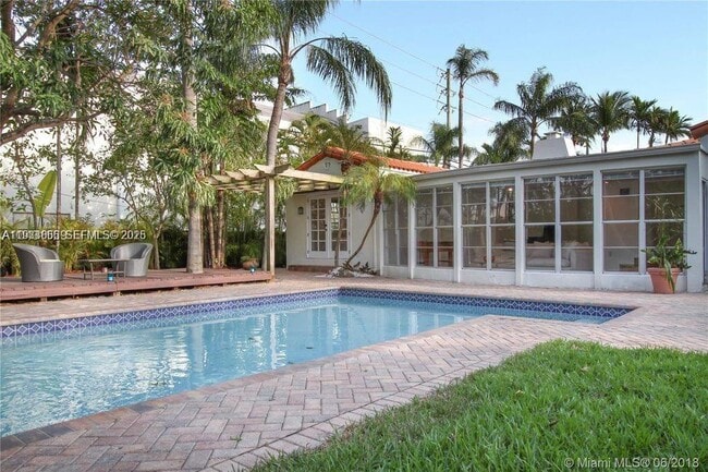 Building Photo - 165 NE 98th St