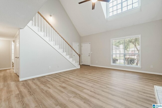 Building Photo - 205 Brookhollow Dr