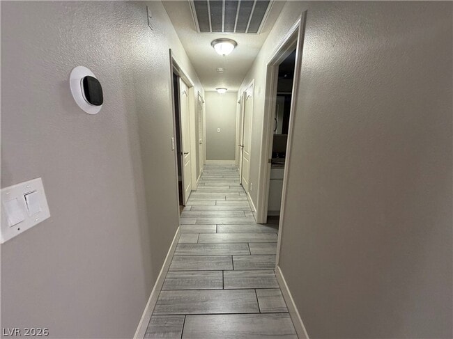 Building Photo - 1900 N Torrey Pines Dr