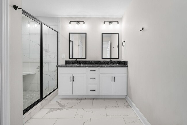 Building Photo - 3 Bedroom 2 1/2 Bath Dog Friendly Home For Rent!