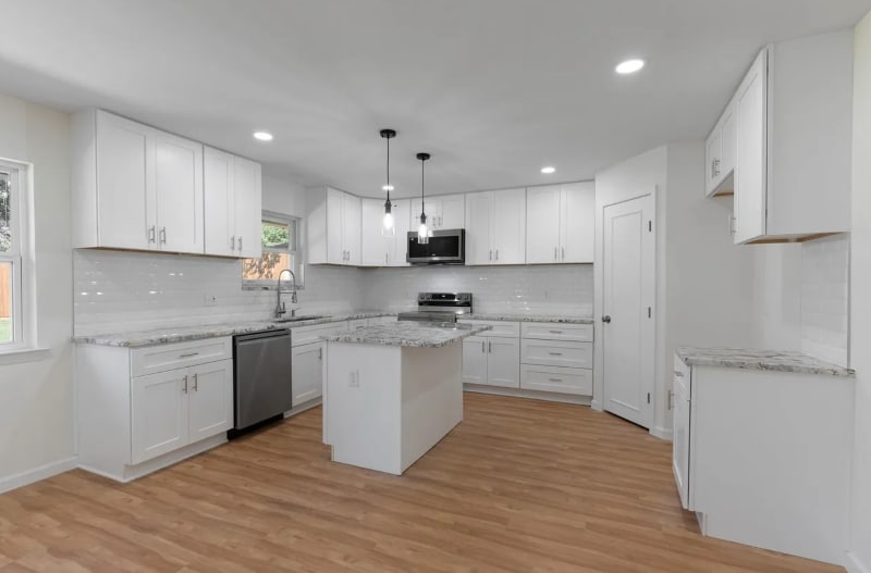 Building Photo - 9225 Plano Rd