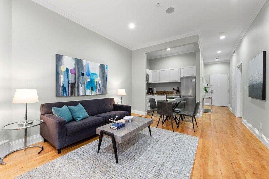 Building Photo - 24 E 38th St