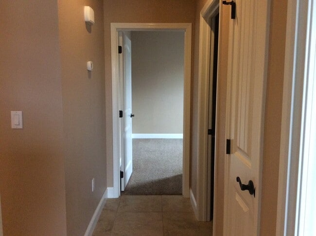 Building Photo - 200 Almond Tree Ln
