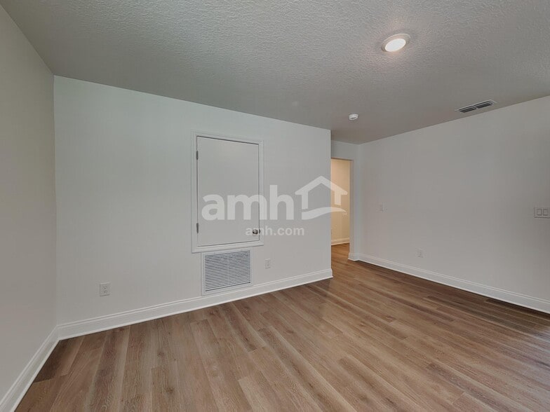 Building Photo - 16397 Aubergine Aly