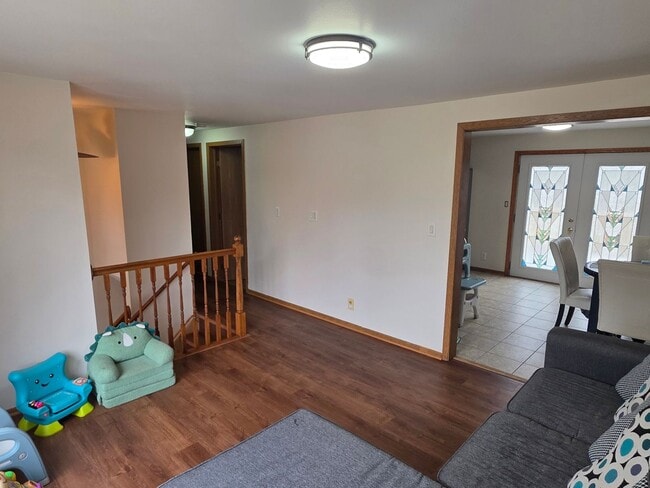 Building Photo - Updated 3 bedroom Kenosha home