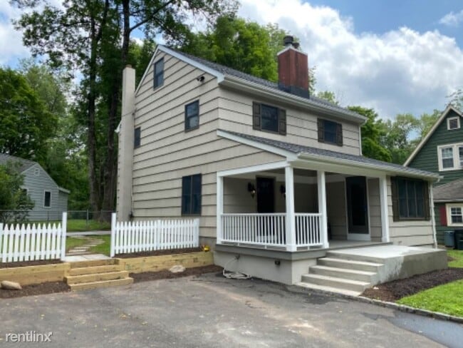 Primary Photo - 4 br, 2 bath House - 115 River Rd