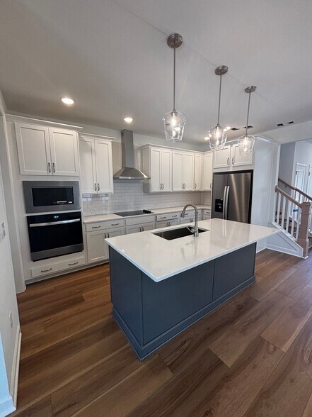 Building Photo - 202 Summit Ave SE