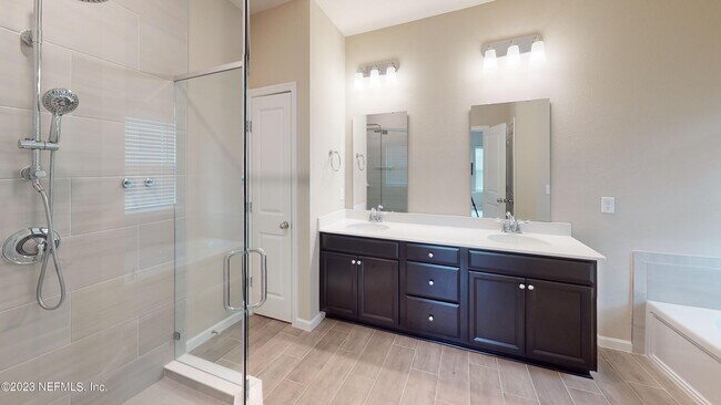 Building Photo - 3965 Cloverdale Ct