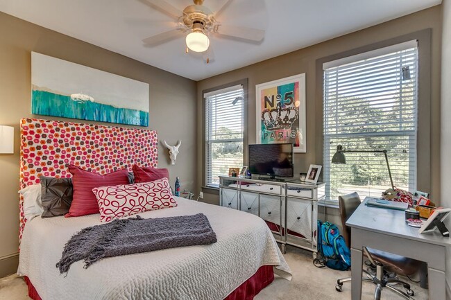Building Photo - Metalworks Condo - 3 Bedroom  Office/4 Bath