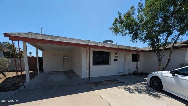 Building Photo - 1711 S Hardy Dr