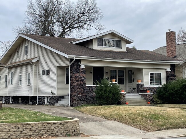 Primary Photo - 1309 Lincoln Ave