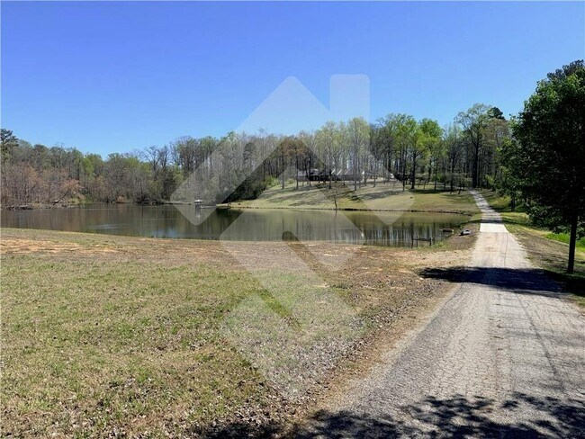 Building Photo - 3670 Gravitt Rd