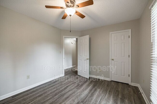 Building Photo - 107 Winthrop Ct