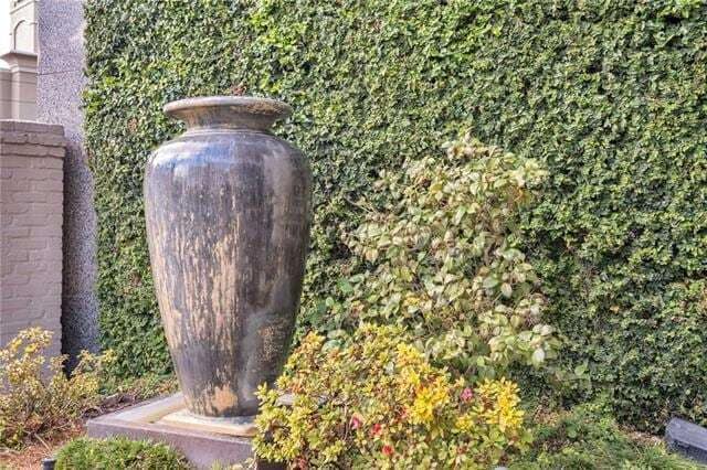 Building Photo - 833 Howard Ave