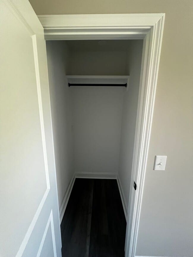 Building Photo - 1218 House St