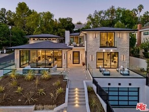 Building Photo - 16879 Mooncrest Dr