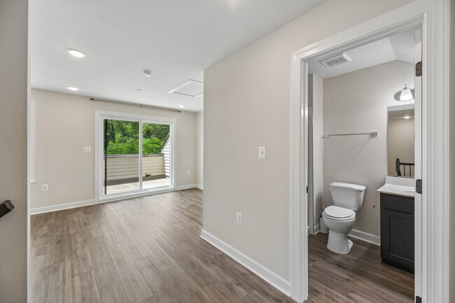Building Photo - 7202 Mountaineer Dr