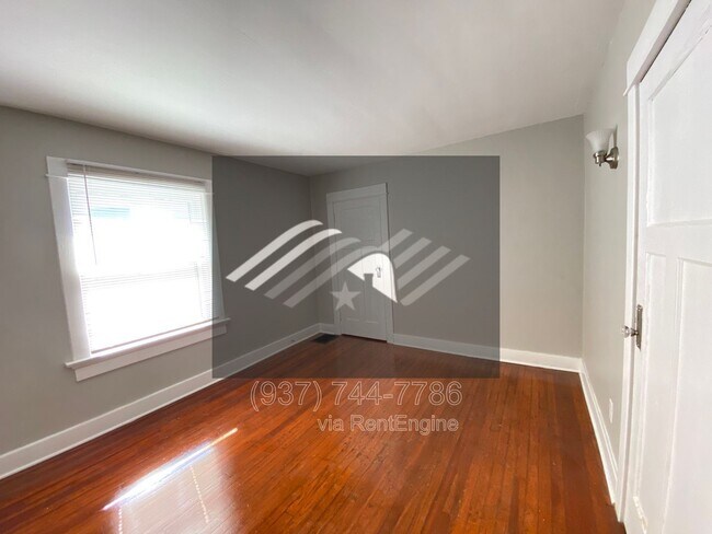 Building Photo - 26 W Beechwood Ave