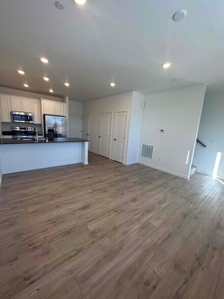 Building Photo - 5418 Euclid Dr