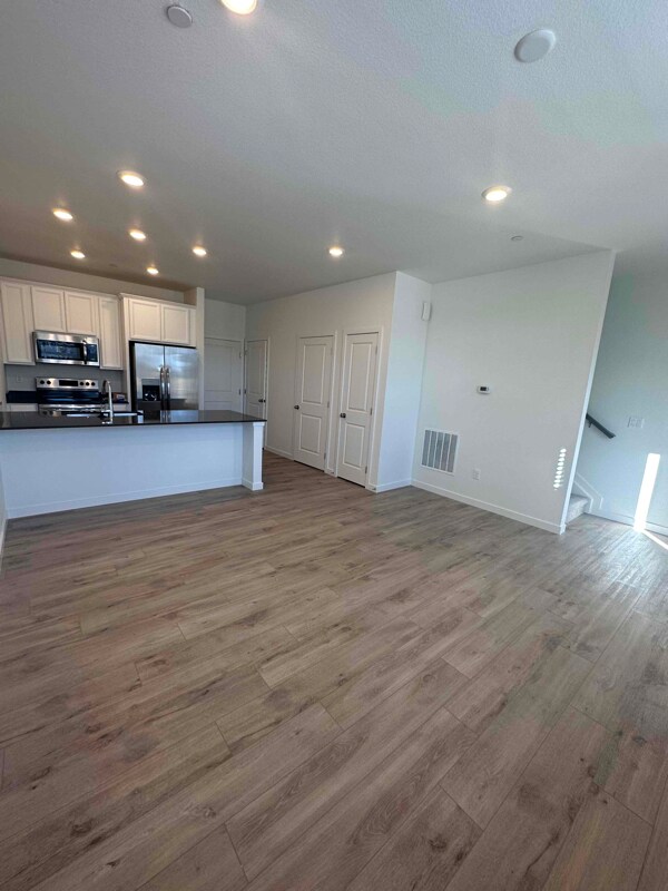 Building Photo - 5418 Euclid Dr