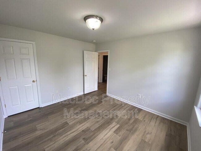 Building Photo - 7218 John Taylor Mews