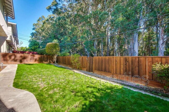 Building Photo - 2329 Trenton Dr