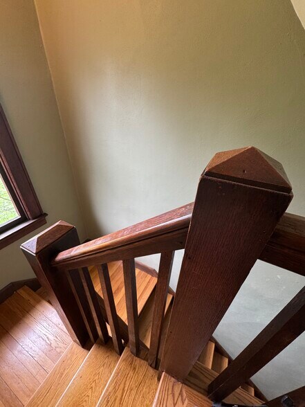 Building Photo - 608 Ackerman Ave