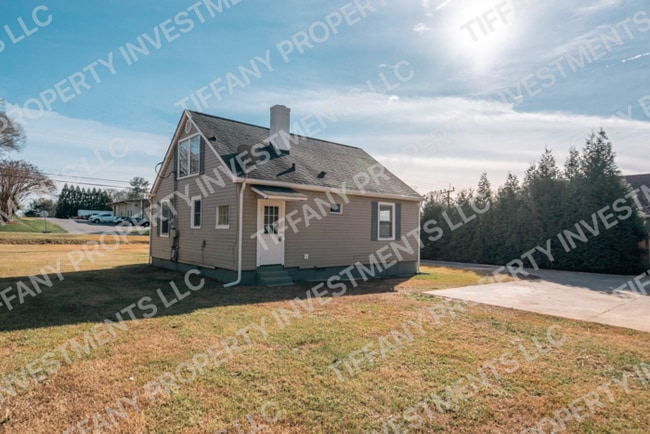 Building Photo - 457 Cherryville Rd