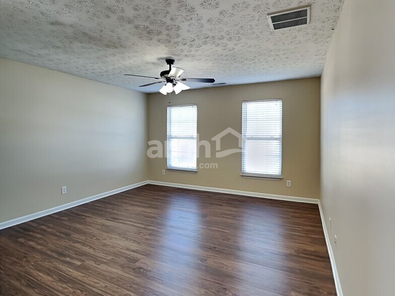 Building Photo - 5169 Appaloosa Cir