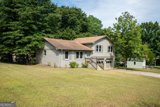 Building Photo - 1030 Carriage Hill Rd