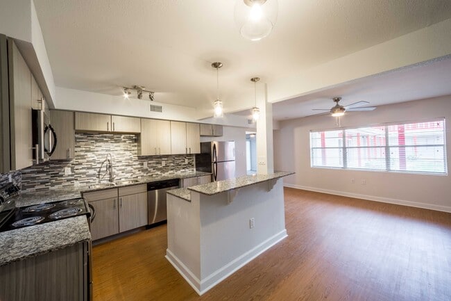 Vertex - Tallahassee, FL | Apartment Finder