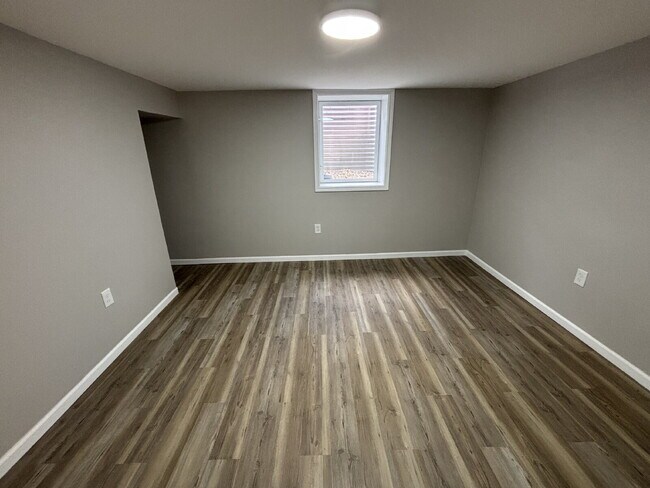 Building Photo - Spacious home in Gary!