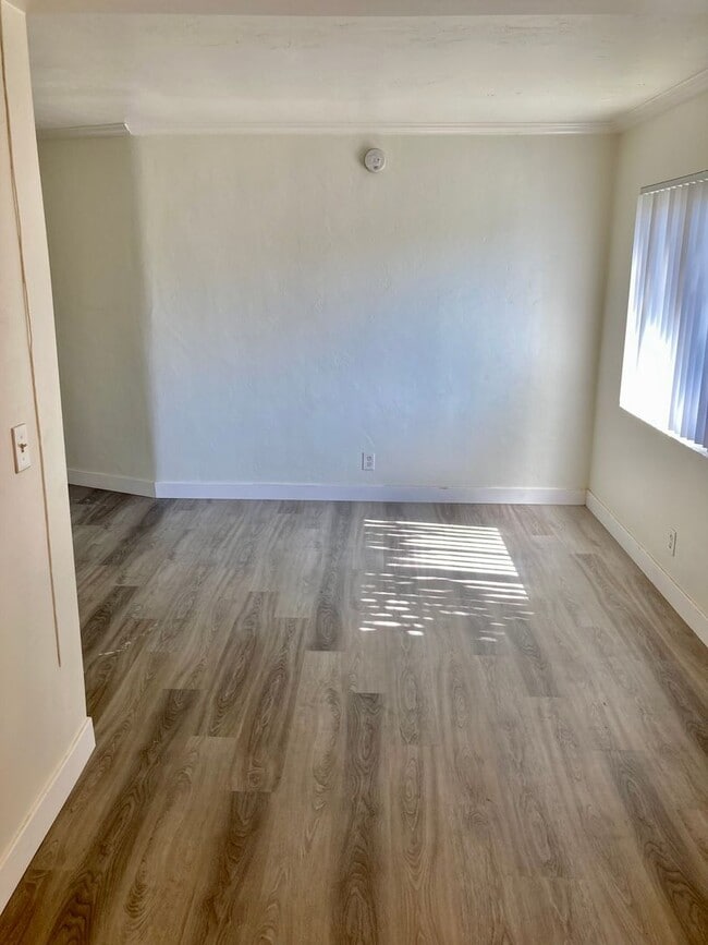 Building Photo - 50% OFF FIRST MONTH! Studio in Pacific Beach Apartment Community
