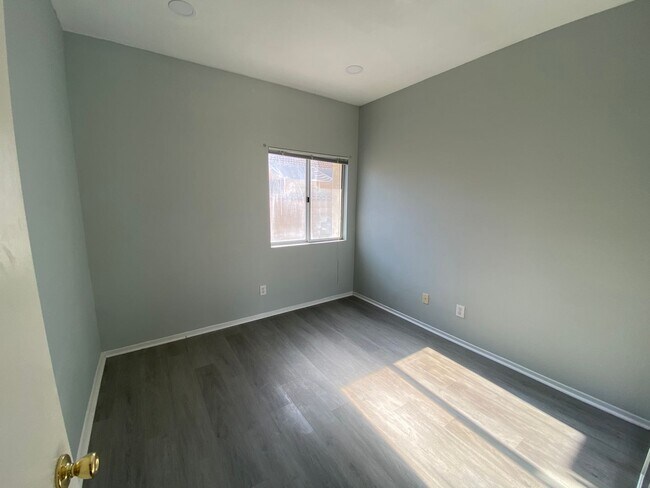 Building Photo - West Lancaster4 bedroom + bonus room