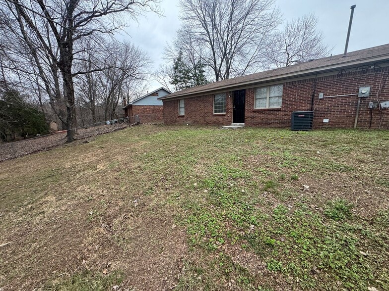 Building Photo - 5493 Adams Cir