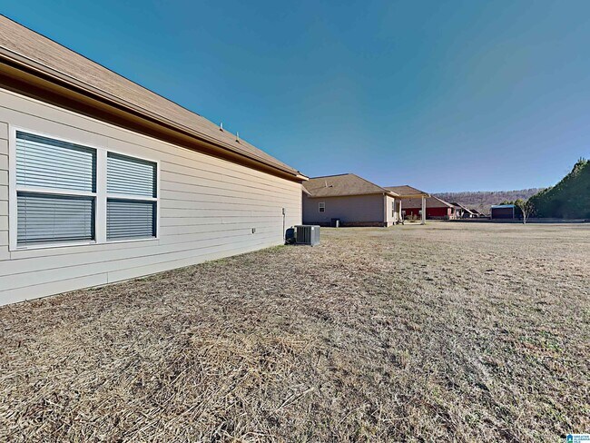 Building Photo - 185 Smith Glen Dr