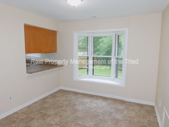 Building Photo - 1723 Hannaford Rd