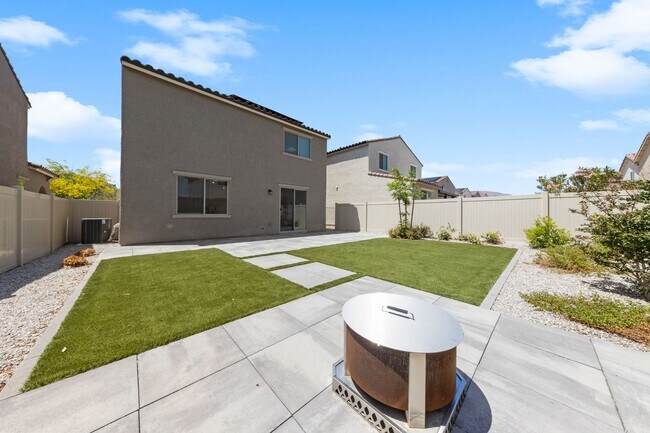 Building Photo - Modern 3-Bedroom + Loft Near VA Hospital