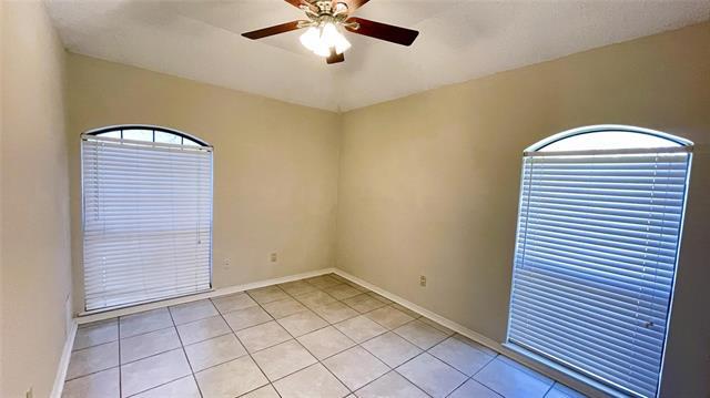 Building Photo - 6119 Kingswood Dr