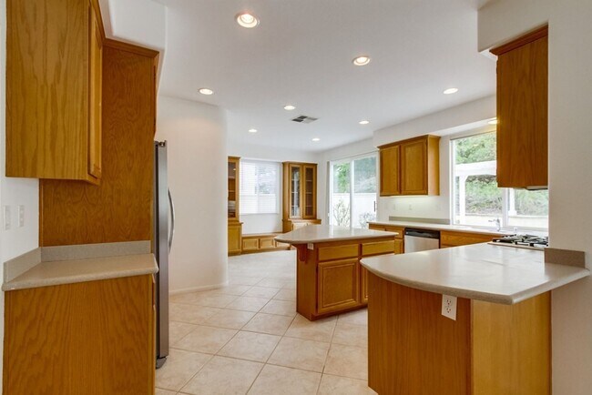 Building Photo - Westport @ Stonecrest