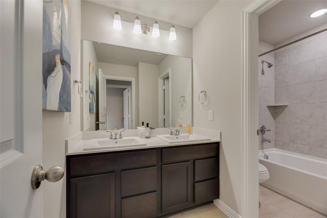 Building Photo - 3028 Willow Wood Ct