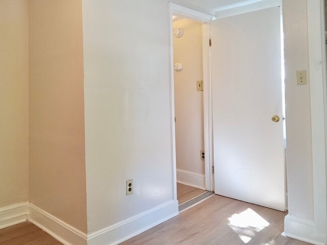 Building Photo - Cozy 2 Bedroom Twin FOR RENT in Bridgeton ...