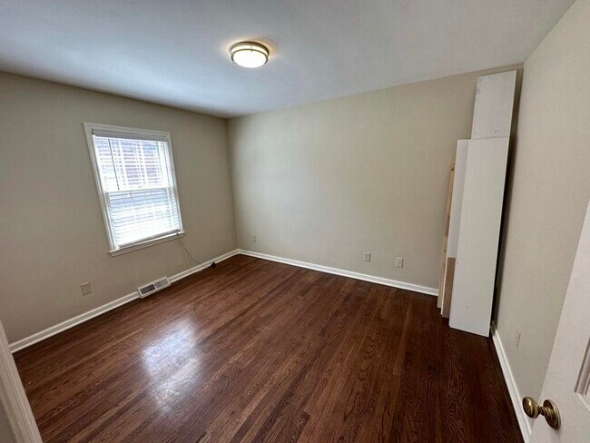 Building Photo - 2008 Fontaine Rd