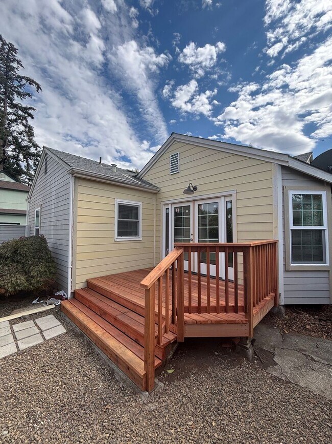 Building Photo - Newly updated 3 Bedroom 2 Bathroom Single Level Home in Santa Rosa's Junior College Area